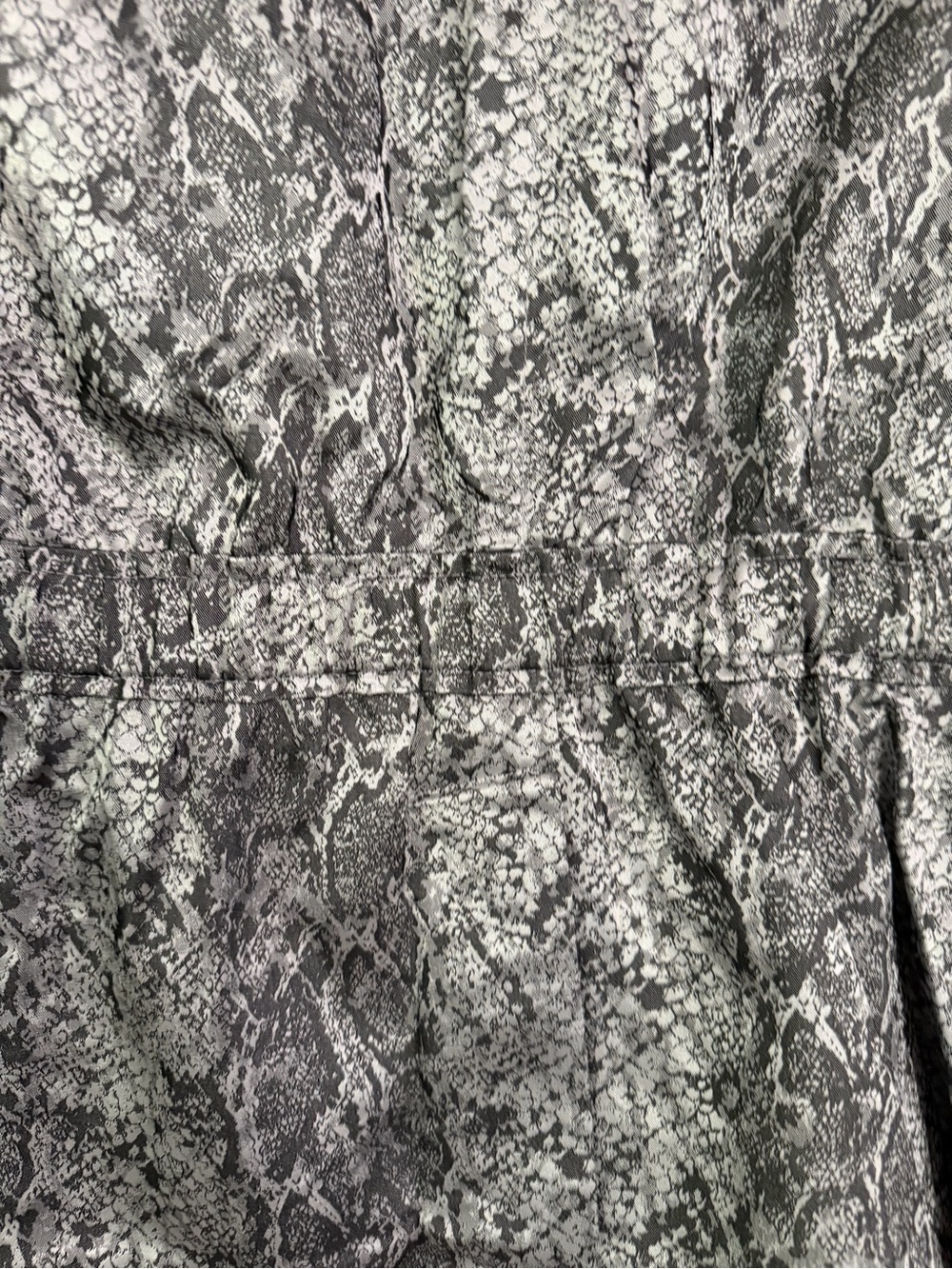 Joan Rivers QVC Vintage Y2K Silver and Black Shimmery Snakeskin Blazer XL - Picture 7 of 10